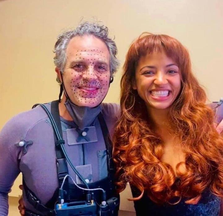 Mark Ruffalo and Anais Almonte in She-Hulk: Attorney at Law (2022)