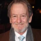 Ronald Pickup در نقش The Forger